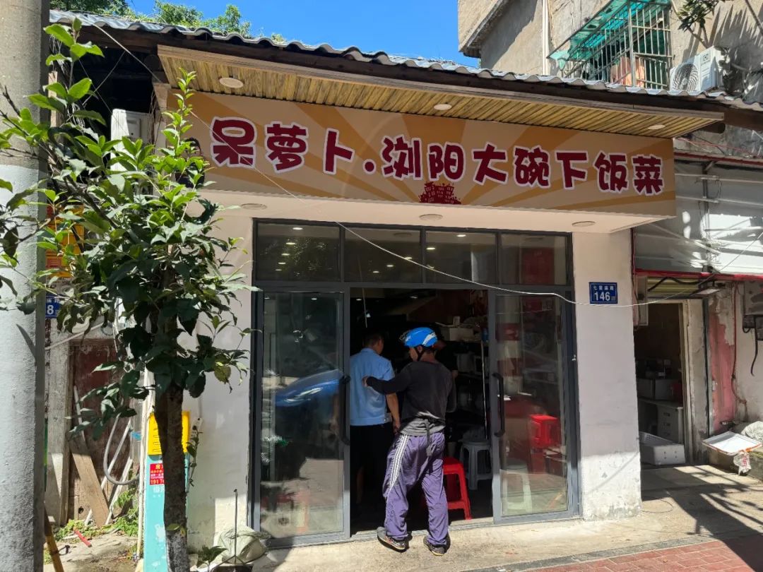 DƬ